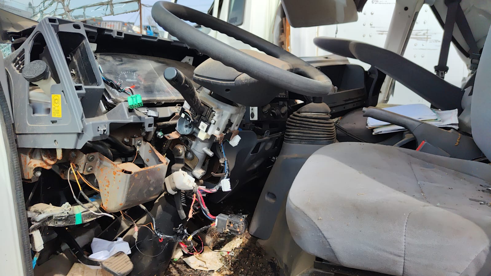  Chevrolet NPR 2015    EN DESARME